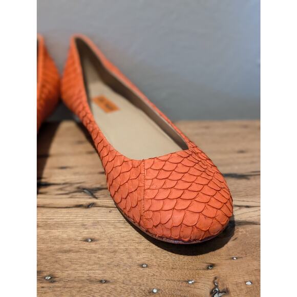 Miz Mooz Panther Orange Red Fish Scale 100% Leather NWOT Round Toe Flat Sz 8.5 - Picture 5 of 9